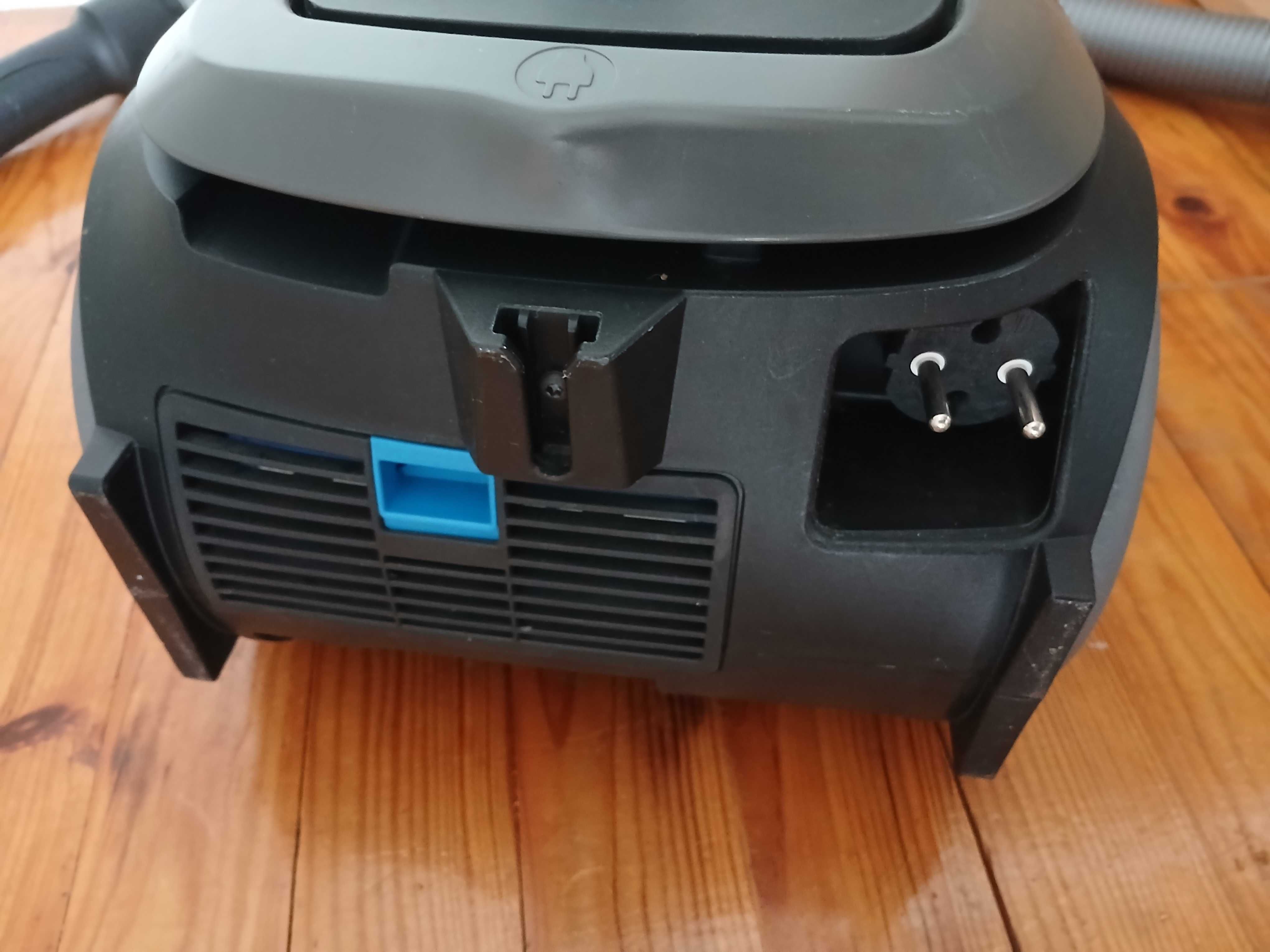 Прахосмукачка Philips /Power Go/ 900W