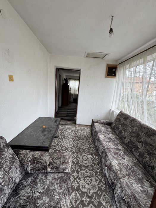 Къща в Песнопой 1990г./тухла/на главен път