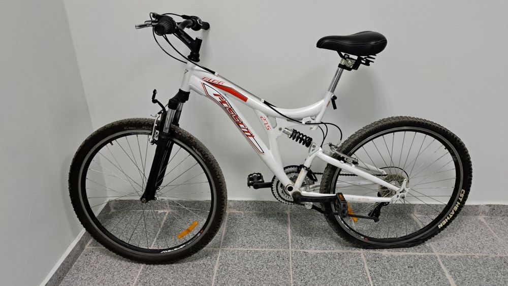 Два броя велосипеди 27.5" и 20"