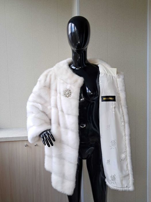 Haina blana vizon , Naturala Haină blană nurcă, alb, ivory. Bust 130