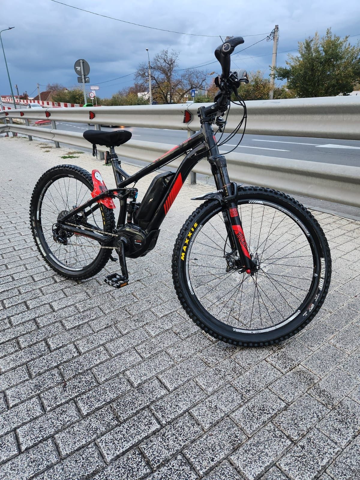 Bicicleta electrica e-bike trek powergly 9+