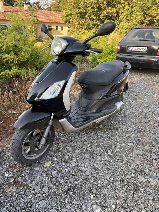 Мотоциклет Piaggio fly/150 cc 2012 г
2012 година
Перфектно състояние
Н