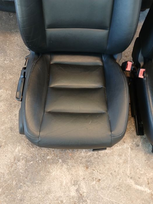 Седалки от ауди а4 б6 кожени