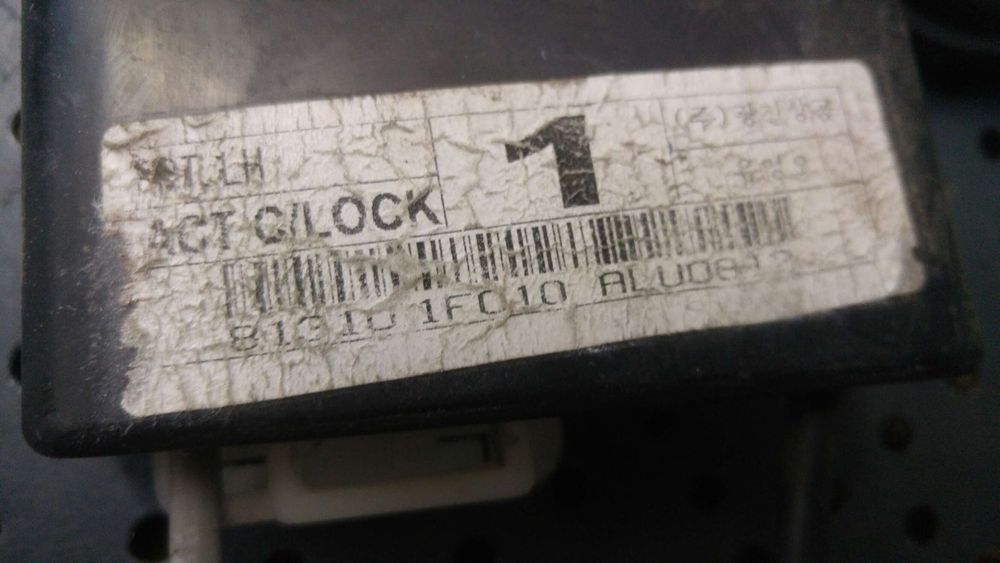 Broasca usa stanga fata kia sportage 2 je km 813101f010