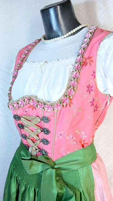 Dirndl Nr.40 Rochie bavaeza Oktoberfest Sarfan tirolez