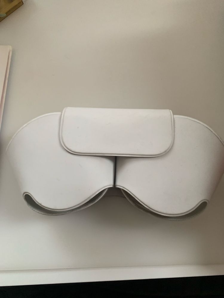 AirPods Max Smart Case