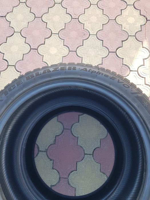 Anvelope Iarnă 4 x 235/45/R18 Ice Blizer Alpine