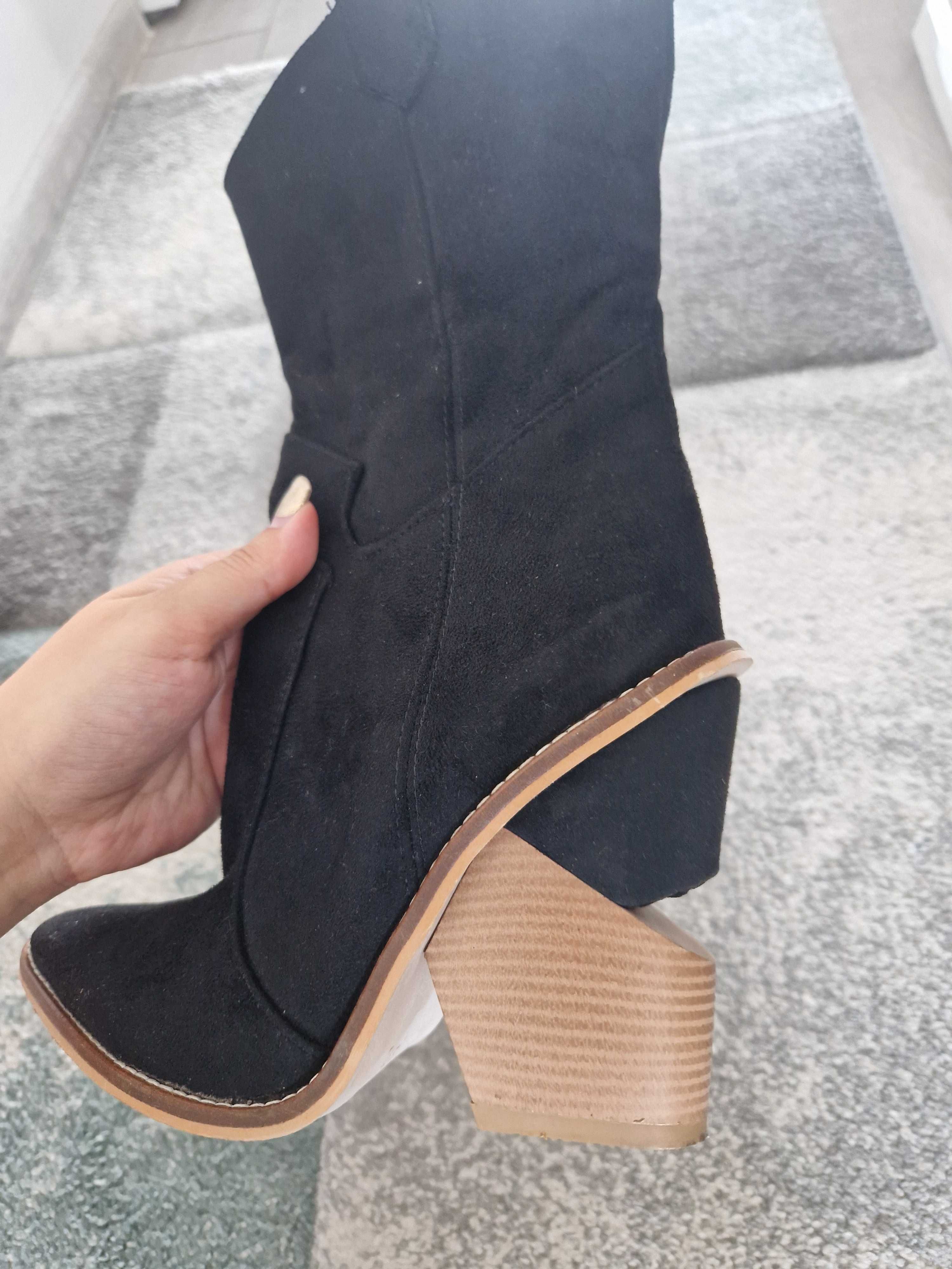 Botine / cizme marime 37 piele intoarsa