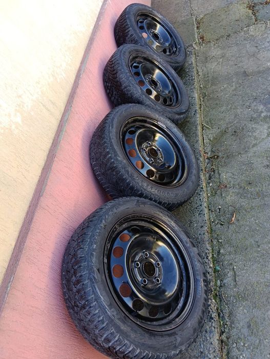 Vând jante tabla R16 în stare buna plus anvelope de iarna 2 bucăți