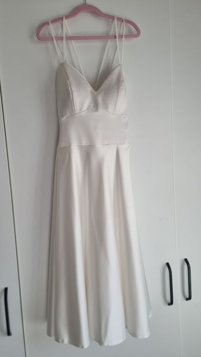 Rochie albă superbă satinată