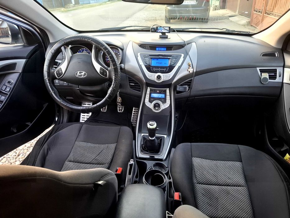 Hyundai Elantra 2012 1.6 benzina