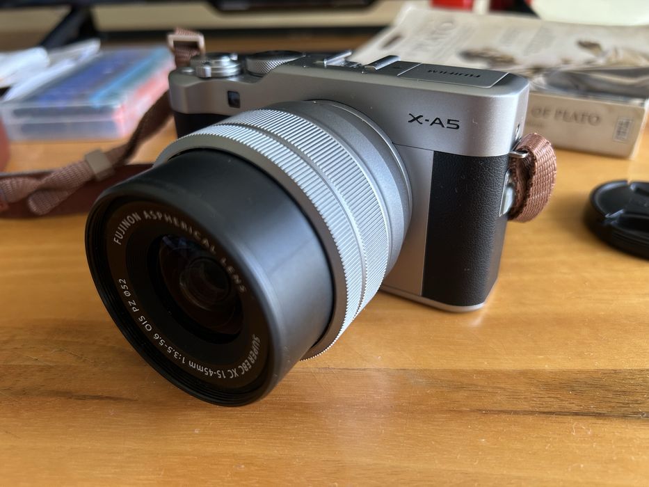 Aparat foto Mirrorless Fujifilm X-A5, 24.2 MP, Obiectiv XC 15-45 mm