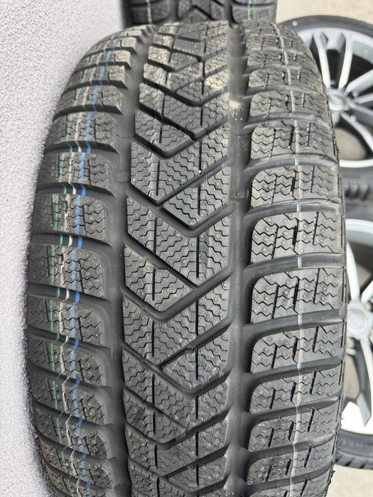 Jante Originale Audi S-line R18 A5 A4 A6 echipate iarna noi Pirelli