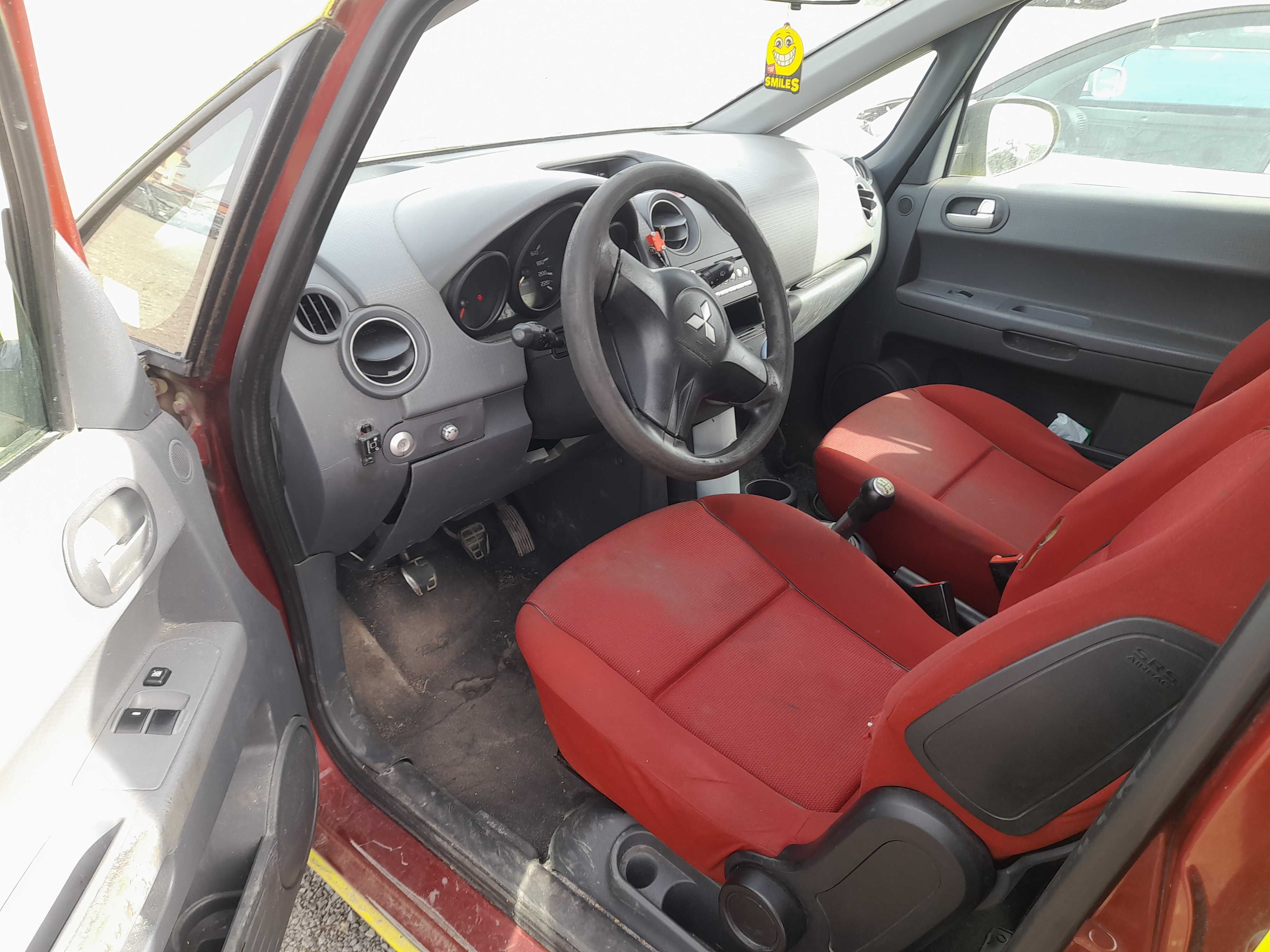 На части! Mitsubishi Colt 1.5
