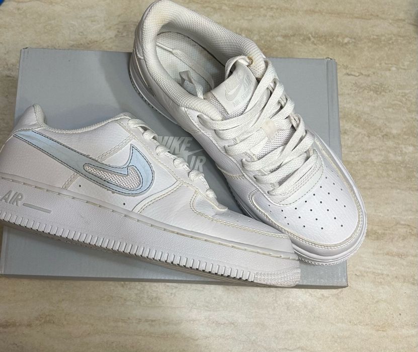 Adidași Nike Air force 1 (Af 1), puțin utilizați.