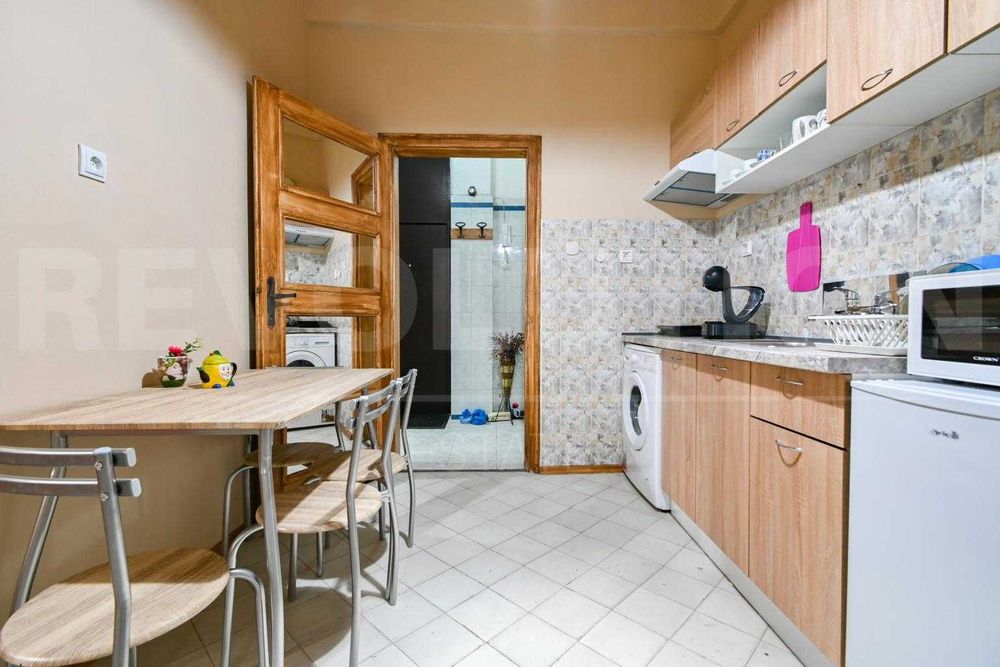 Продава се Двустаен апартамент в София, Център - 60 кв.м за 5834 €/кв.м - Снимка #4