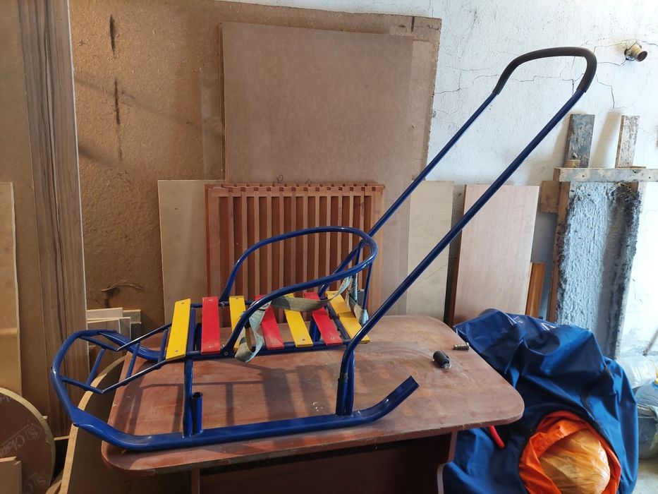 Продам санки в хорошем состоянии