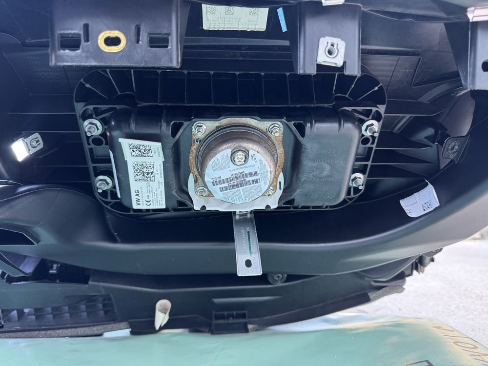 Табло за Ауди A3/S3/RS3 8V комплект с всички еирбеци !!