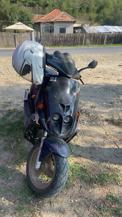 Scuter de vanzare,malaguti f12,80cc,fara defecte
