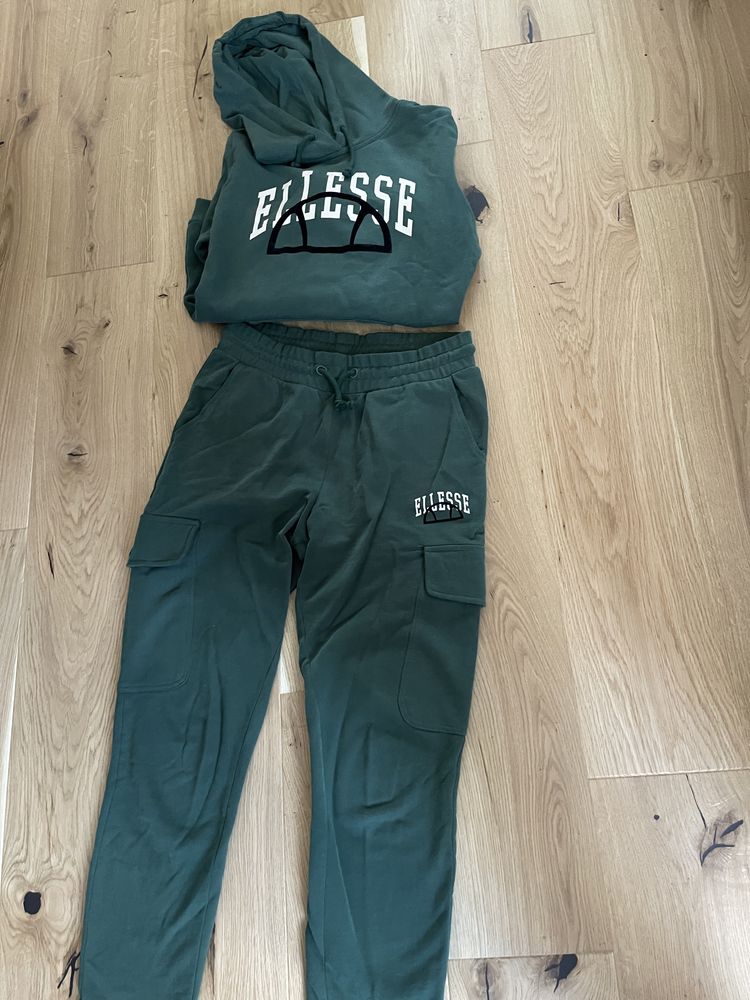 Trneing ellesse , purtat de 2 ori