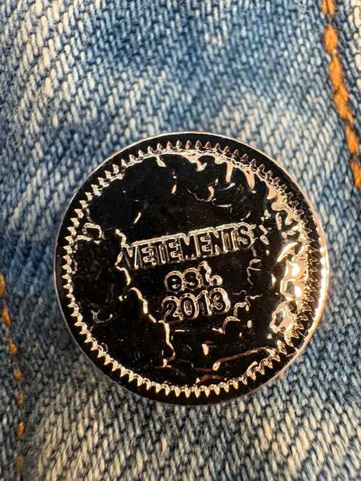 Vetements Embroidered Logo Baggy Jeans 2801 Denim Light Blue