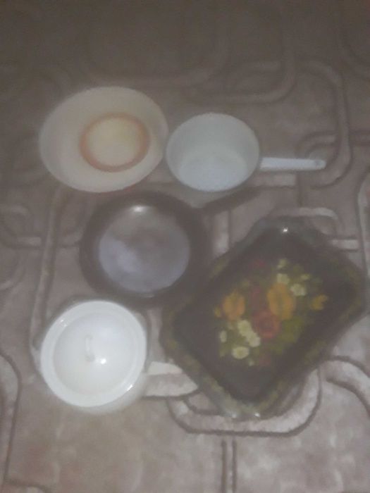 Сковородка, чайник, друшлаг.