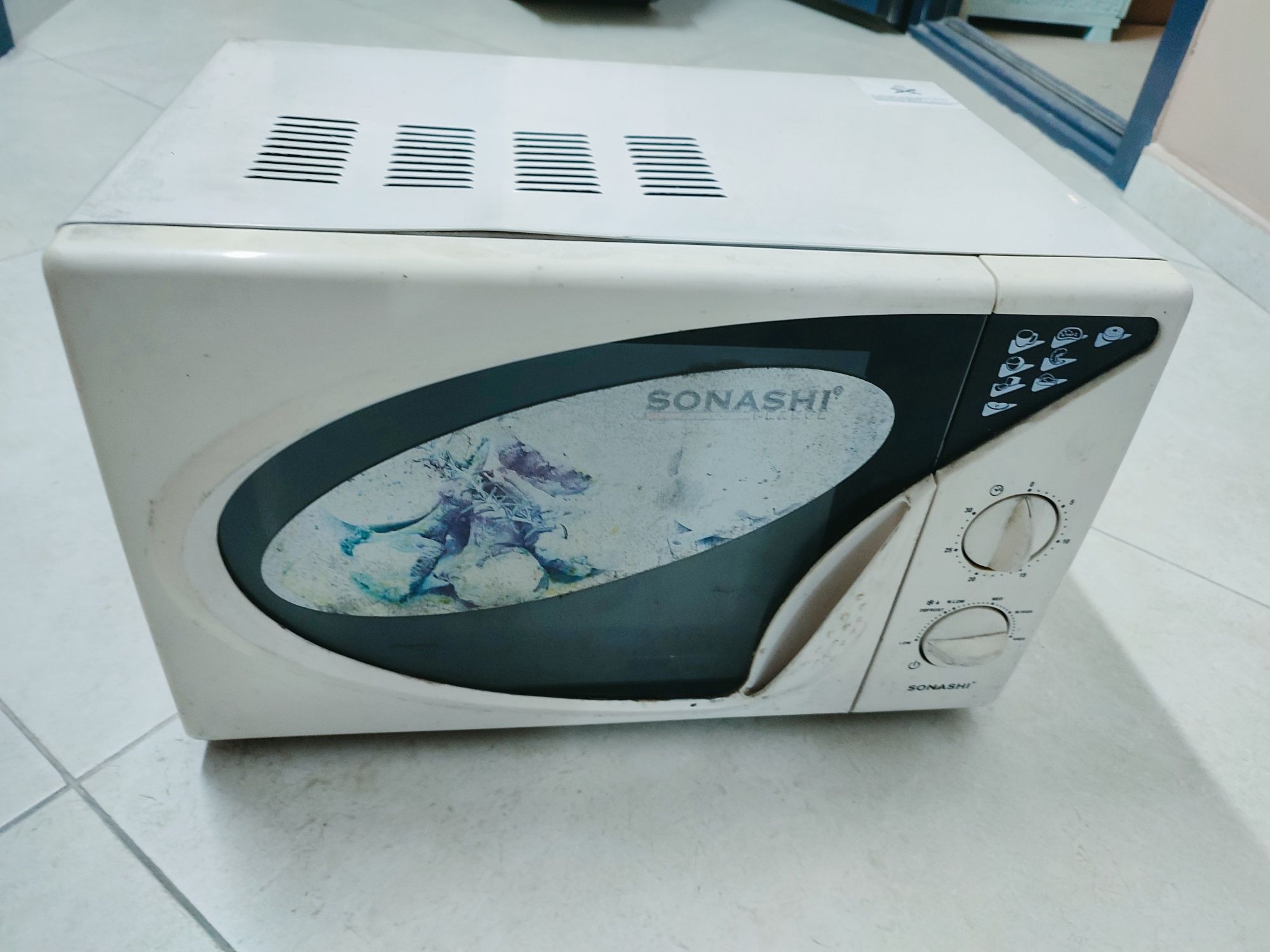 Микроволновая Sonashi печь б/у, очень качественная, купили в Японии