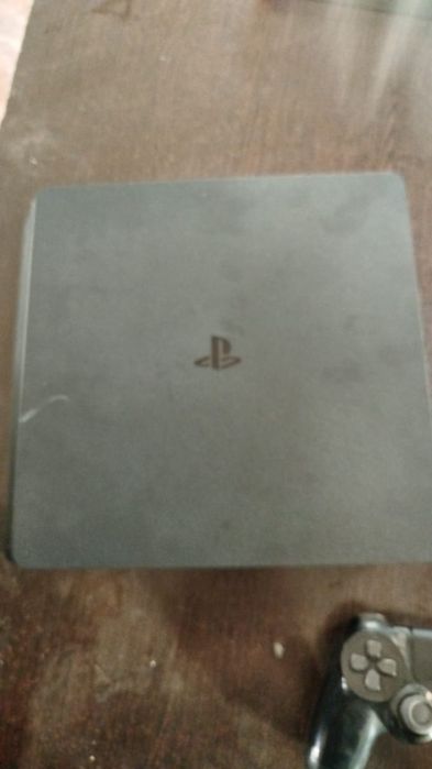 Плейстешен 4 рабочая с джестиками