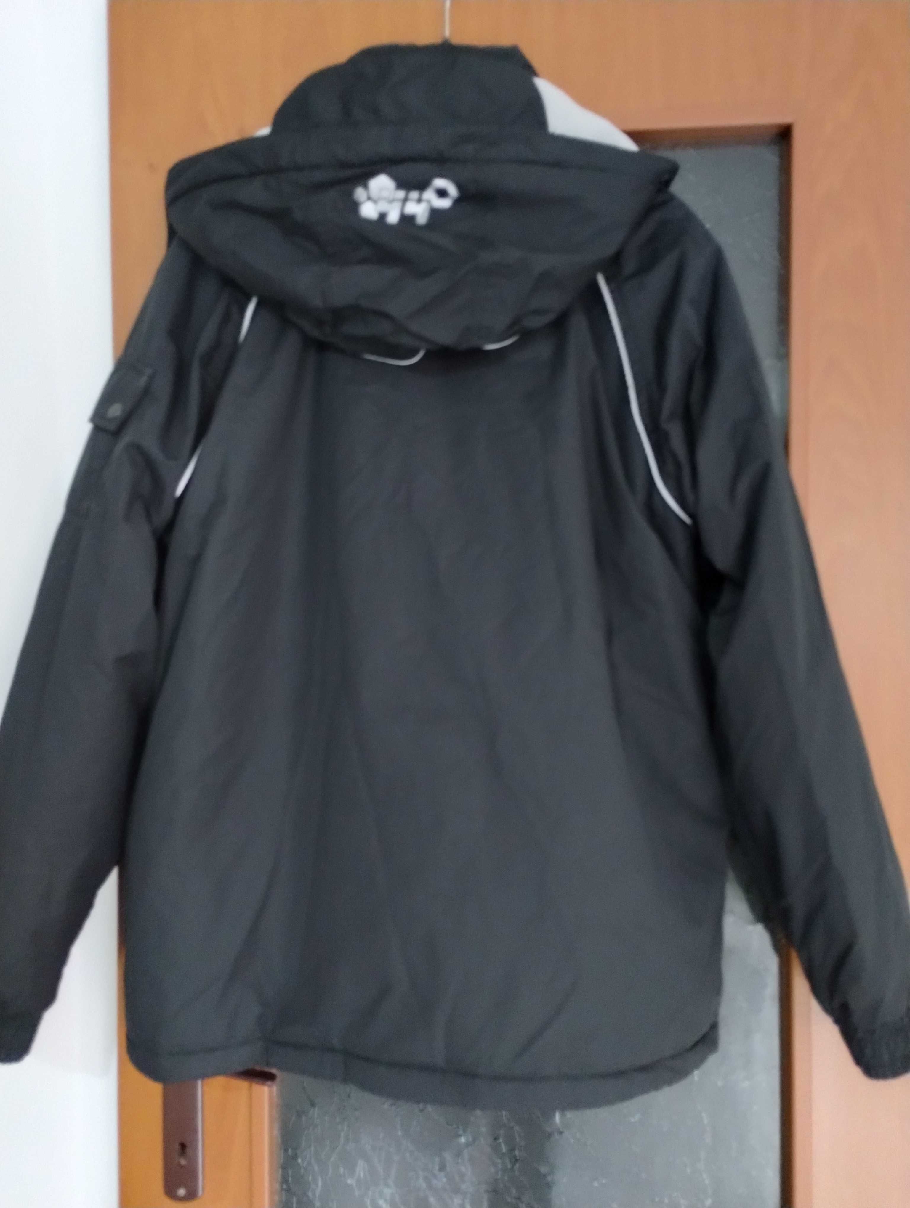 Vând costum de schi mărimea XL