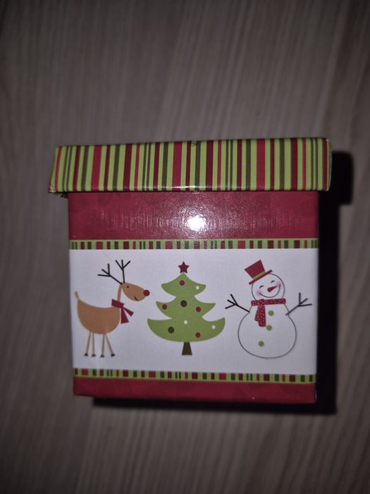 Glob Crăciun în cutie multicolour Avon