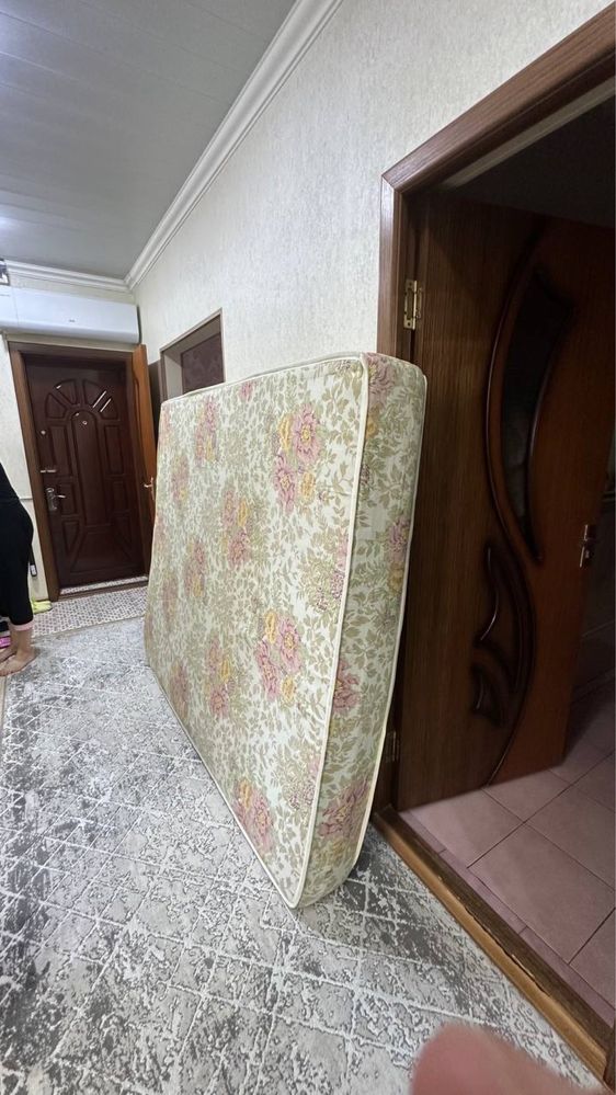 Срочно продам матрас не дорого