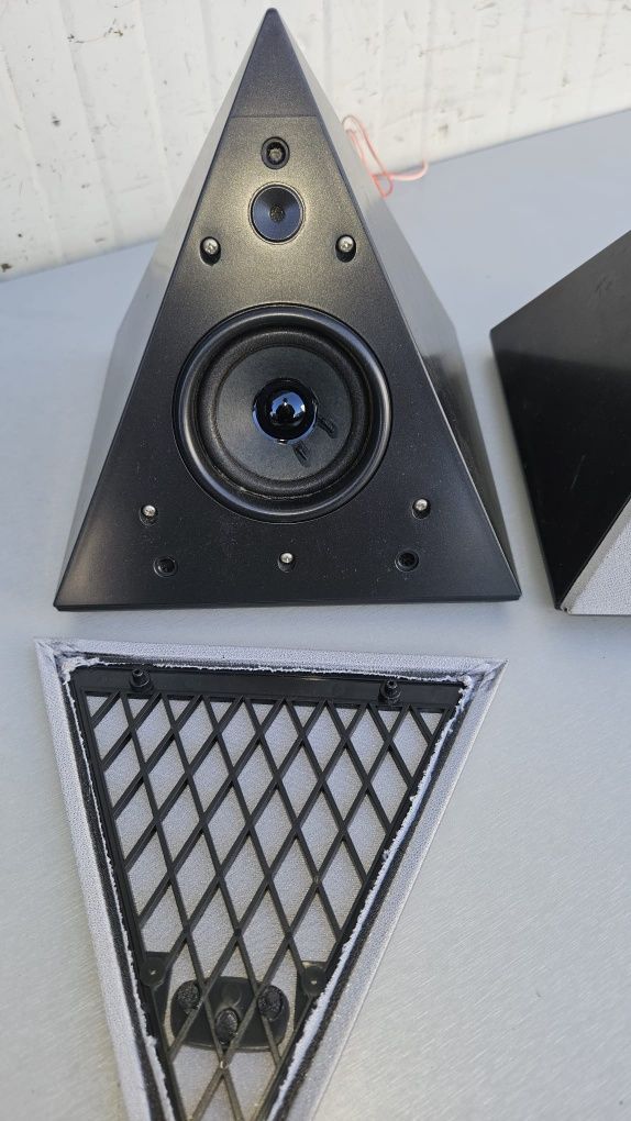 Boxe audio Schneider piramida