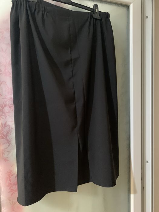 Fusta cu elastic in talie