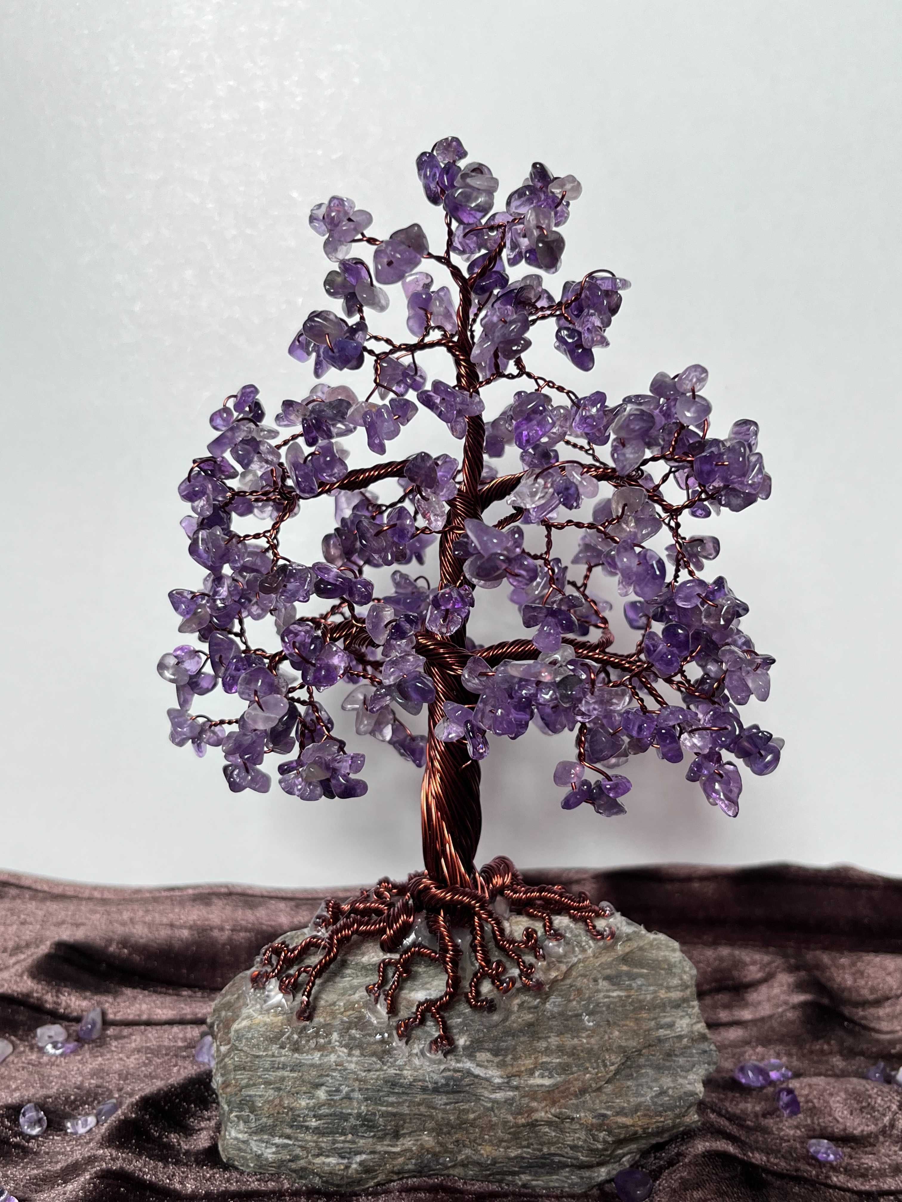 Decoratiune copac handmade din cristale de Ametist si fir de cupru
