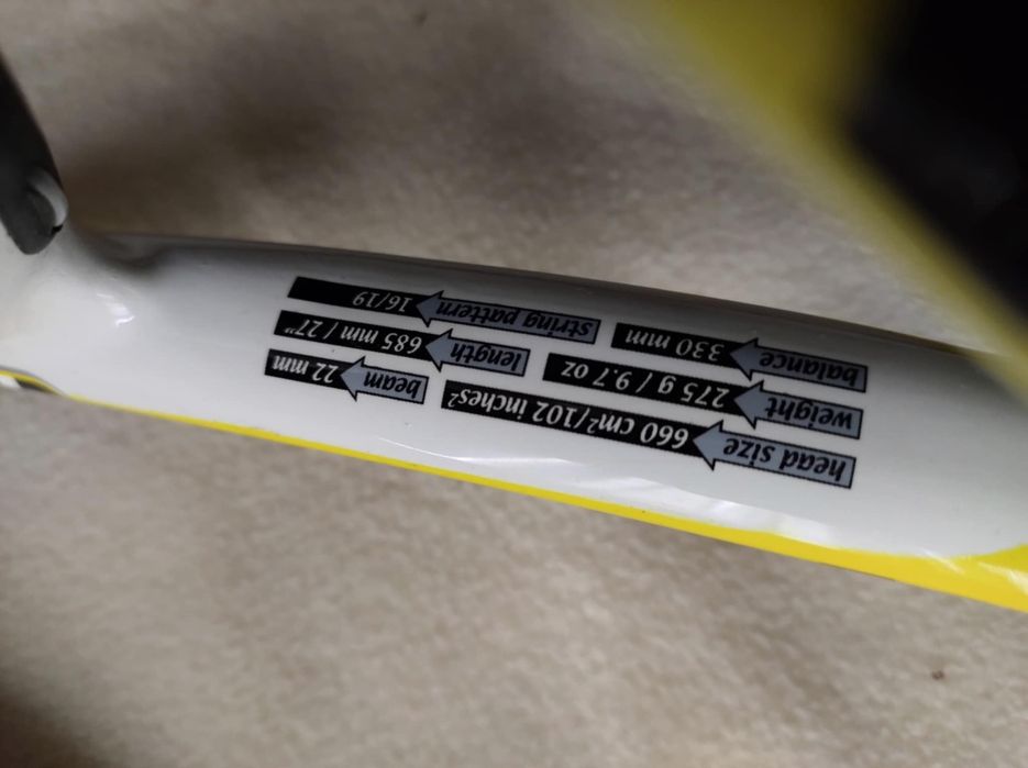 3 rachete Wilson și 1 head 

Vezi pozele cu caracteristicile rachetei