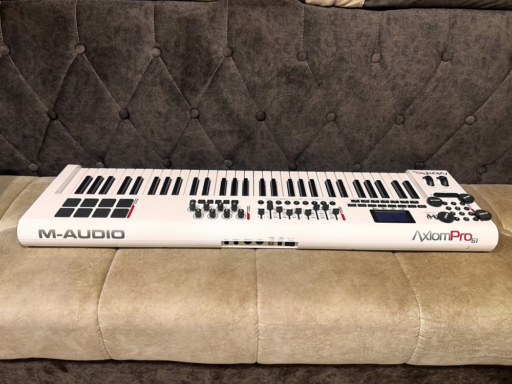 M audio axiom pro sotiladi