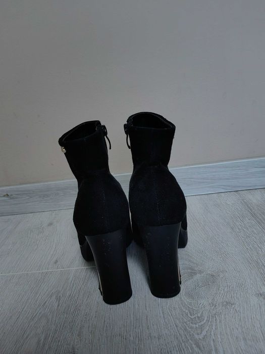 Дамски велурени боти