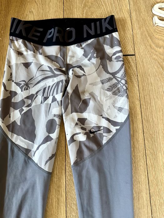 Nike!Суперефектен принт клин Nike