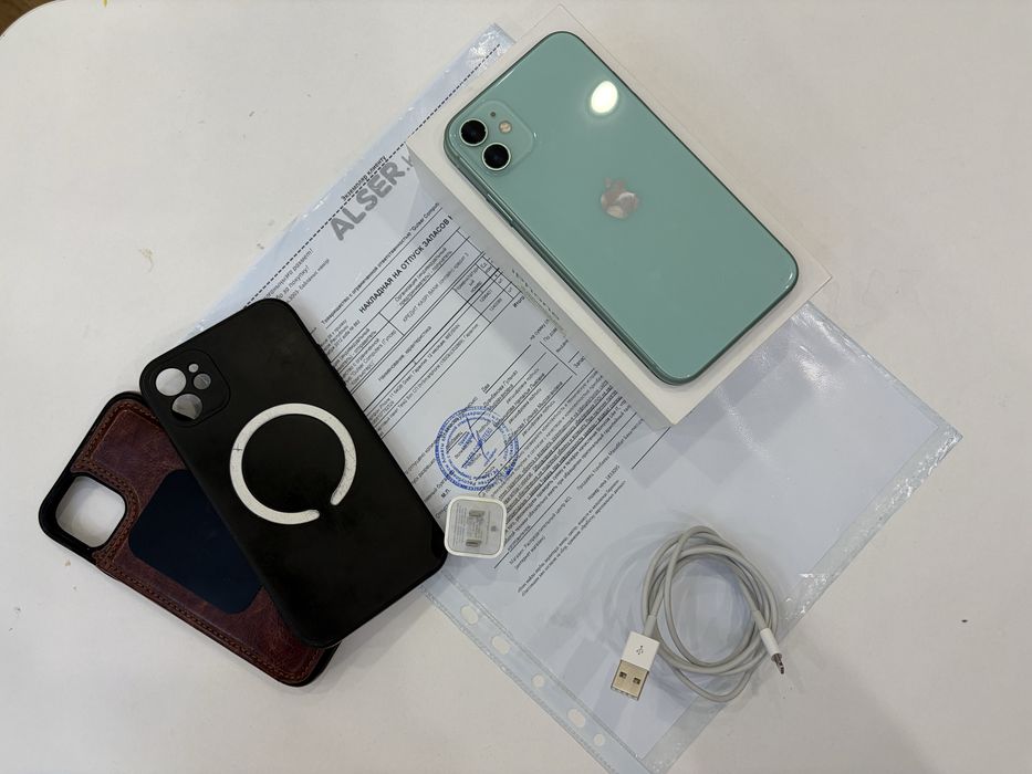 Продам iPhone 11 64GB Green