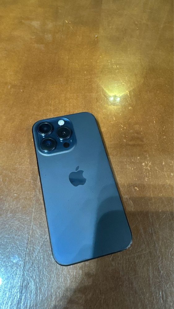 Iphone 15 pro в идеальном сост