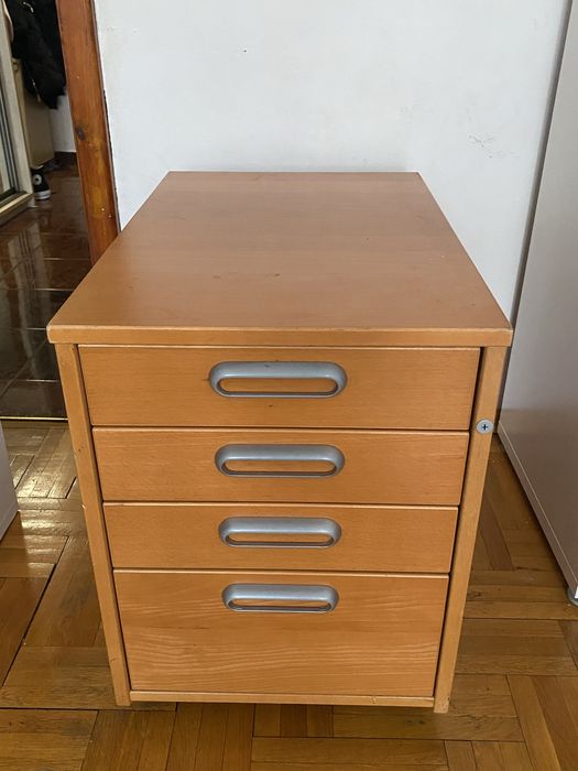 Шкаф на колелца 44 x 67 x 58 cм