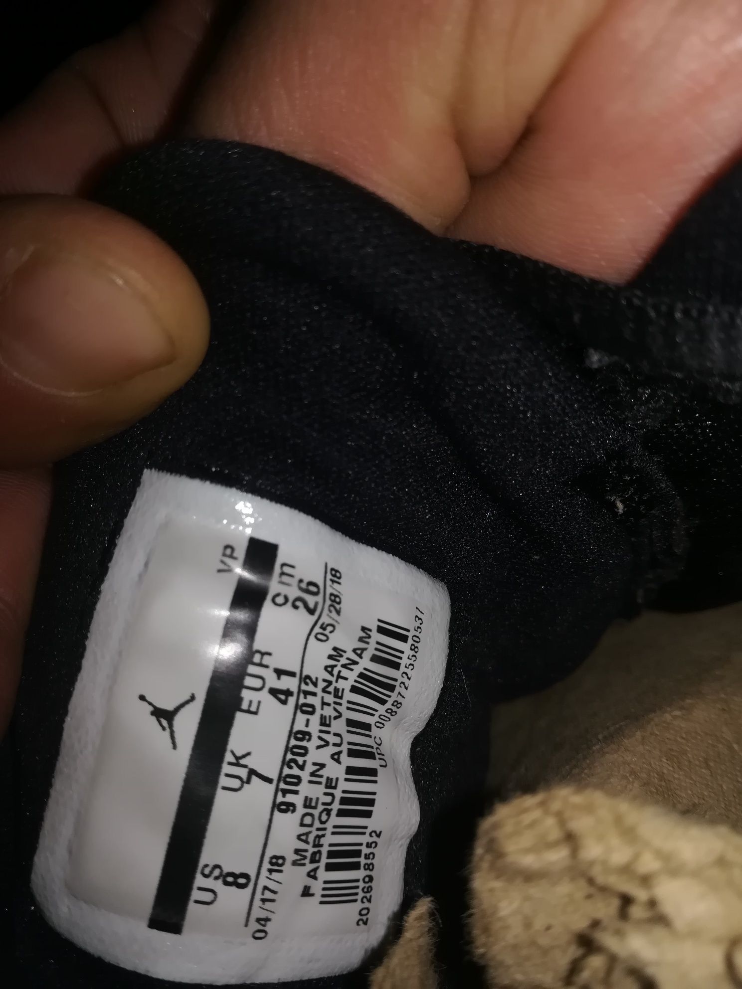 Продам фирменные кроссовки Nike Jordan
