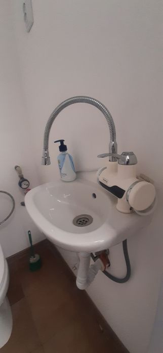 Отдава се под наем търговско помещение от 25кв до Стемо