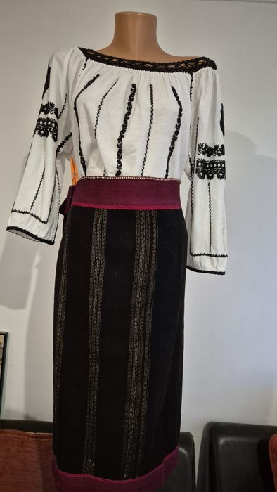 Costum popular traditional Bucovina