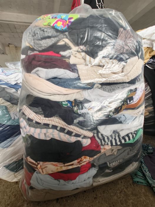 Дрехи на едро втора употреба