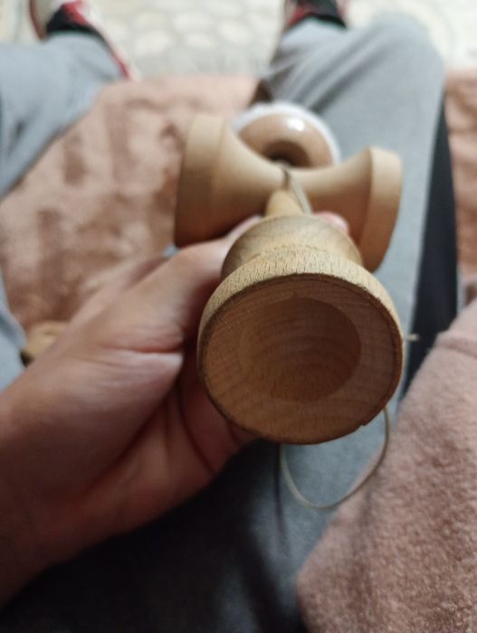Kendama Câștigată  de la Darius draghiciu