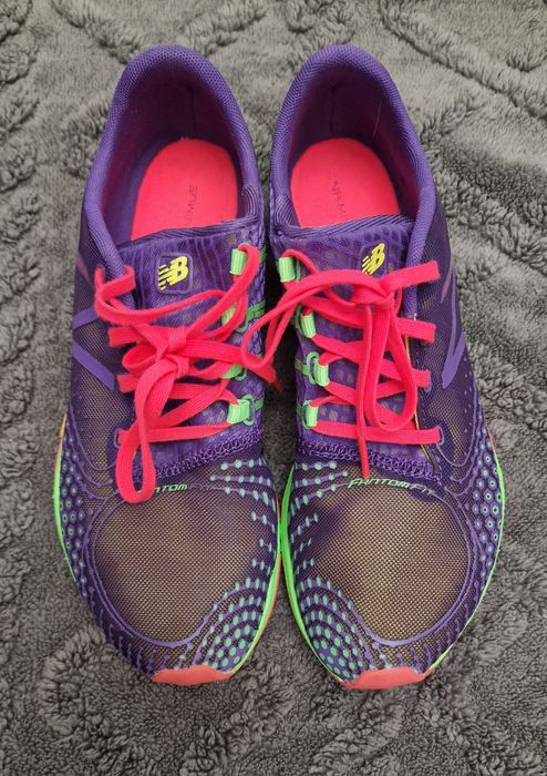 Adidasi New Balance originali,noi