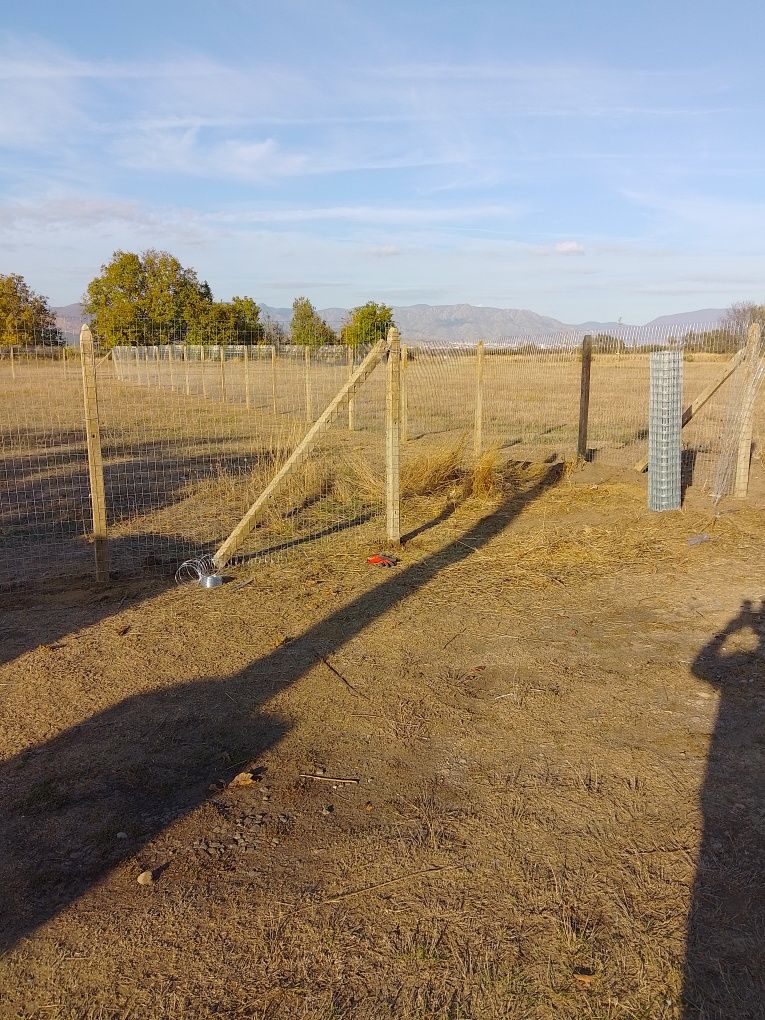 Бетонни колове и Изграждане на огради