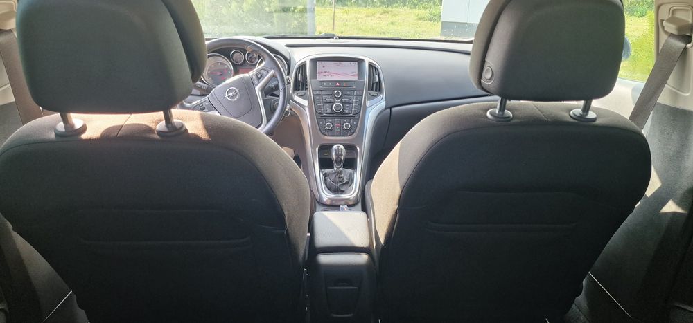 Se vinde Opel astra J
