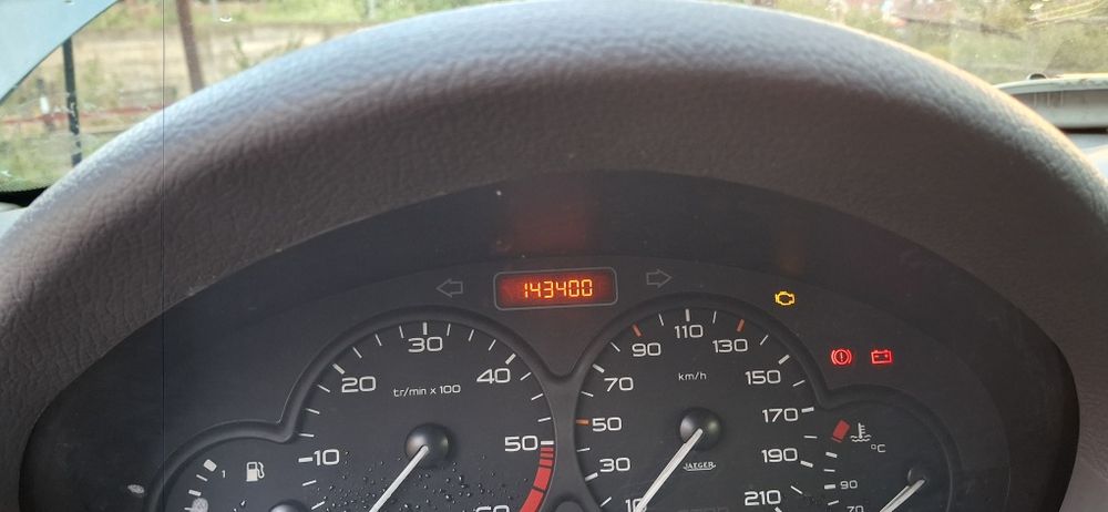 Dezmembrez Peugeot 206 2l hdi kilometri 145000